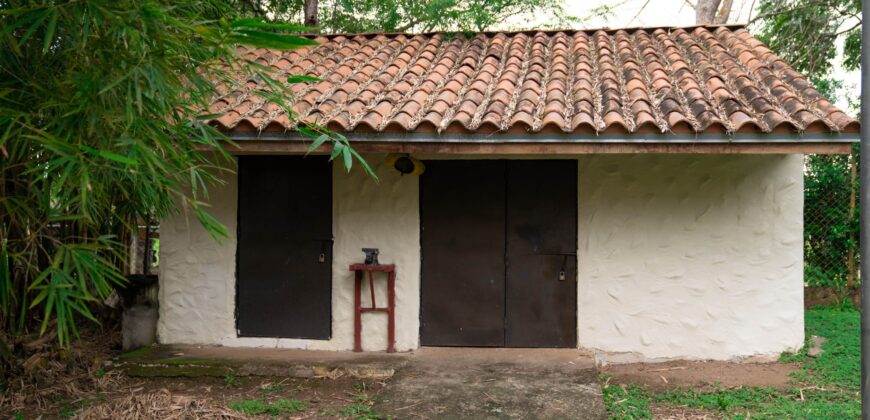 This beautiful, spacious, and airy house with green areas is for sale, negotiable!