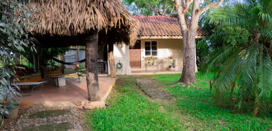 This beautiful, spacious, and airy house with green areas is for sale, negotiable!