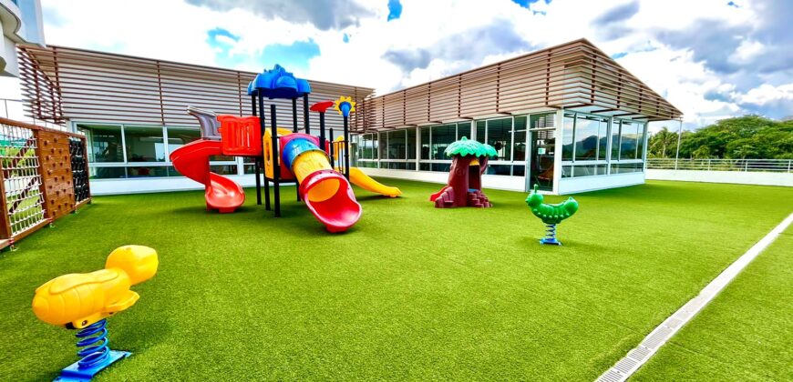 Beautiful beachfront apartment for sale with ocean view and just a few steps from the beach –Se vende hermoso apartamento de playa con vista al mar y a pocos pasos de la playa