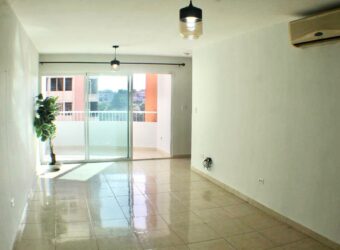 Vendo céntrico y espacioso apartamento en Villa de las Fuentes.