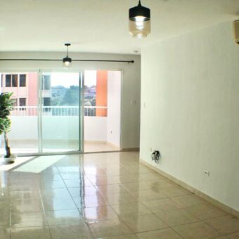 Vendo céntrico y espacioso apartamento en Villa de las Fuentes.