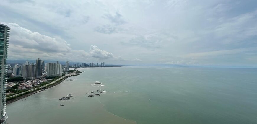 Spacious and beautiful apartment for sale in Punta Pacífica, with a stunning ocean view.