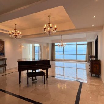 Spacious and beautiful apartment for sale in Punta Pacífica, with a stunning ocean view.