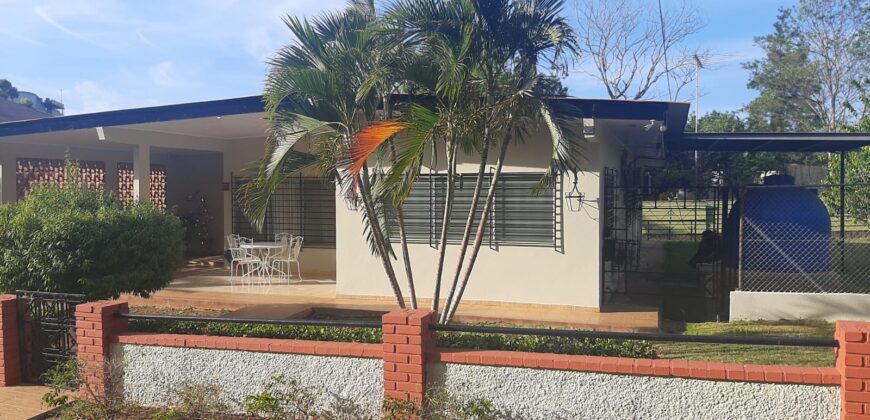 En venta amplia casa en Chitré