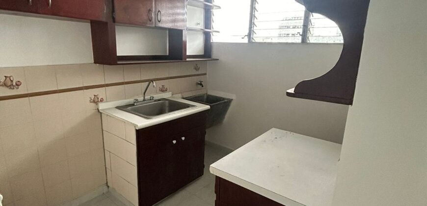 Vendo céntrico y conveniente apartamento en Parque Lefevre