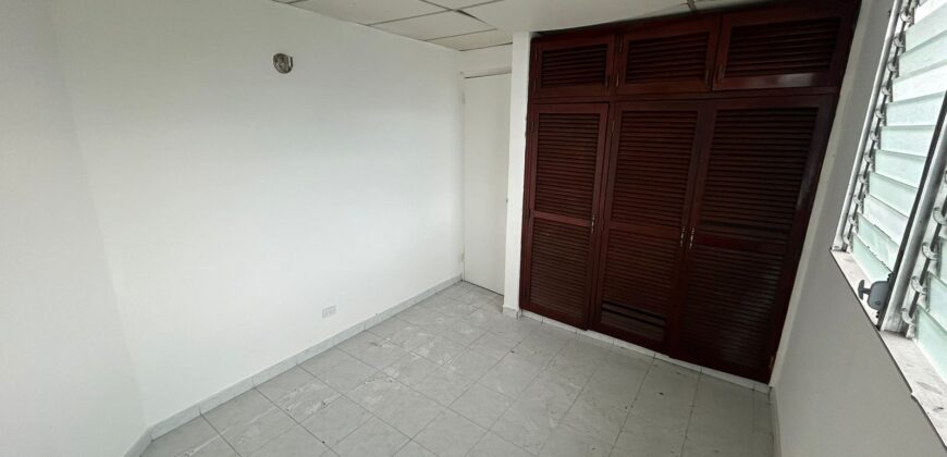 Vendo céntrico y conveniente apartamento en Parque Lefevre