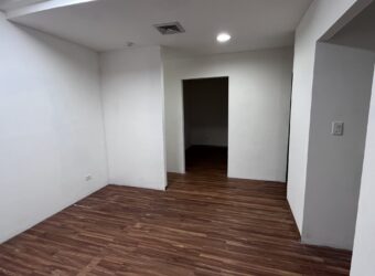 Se alquila local en Metroplaza