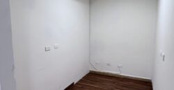 Se alquila local en Metroplaza