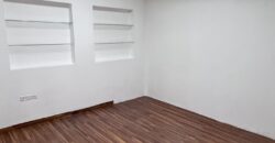 Se alquila local en Metroplaza