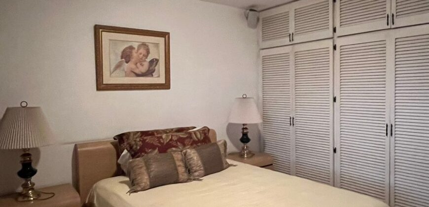 Vendo amplio y hermoso apartamento con vista al mar en Avenida Balboa