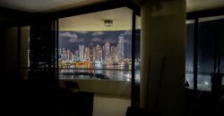 Vendo amplio y hermoso apartamento con vista al mar en Avenida Balboa