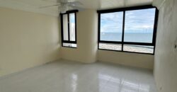 Vendo amplio y hermoso apartamento con vista al mar en Avenida Balboa