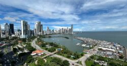 Vendo amplio y hermoso apartamento con vista al mar en Avenida Balboa