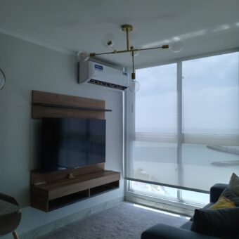 Alquilo hermoso apartamento con espectacular vista al mar y al Casco Antiguo