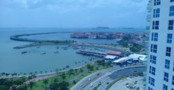 Alquilo hermoso apartamento con espectacular vista al mar y al Casco Antiguo