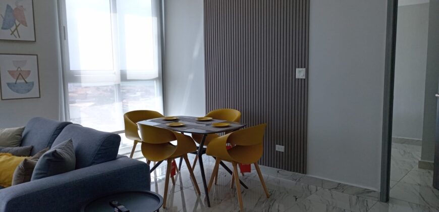 Alquilo hermoso apartamento con espectacular vista al mar y al Casco Antiguo