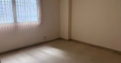 En venta céntrico y amplio apartamento en La Locería