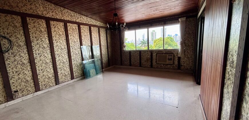 En venta amplia residencia en Los Ángeles