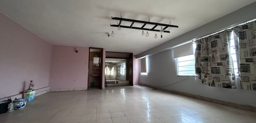 En venta amplia residencia en Los Ángeles