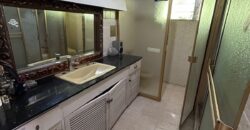 En venta amplia residencia en Los Ángeles