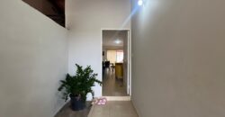 Vendo hermosa residencia en Arboleda, Los Álamos con piscina en área social.