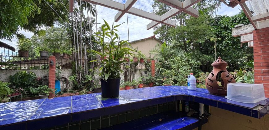 Vendo casa en equina de San Francisco, la mejor ubicación!