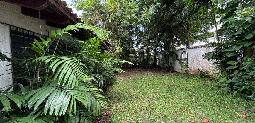 Vendo casa en equina de San Francisco, la mejor ubicación!