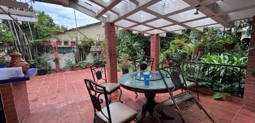 Vendo casa en equina de San Francisco, la mejor ubicación!