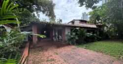 Vendo casa en equina de San Francisco, la mejor ubicación!