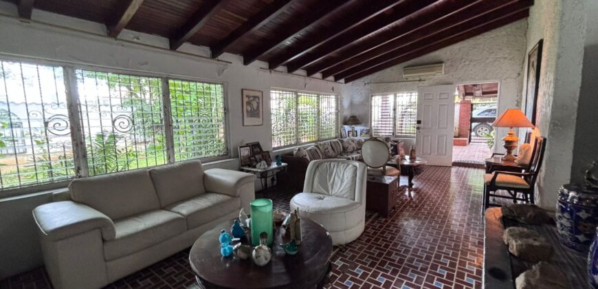 Vendo casa en equina de San Francisco, la mejor ubicación!