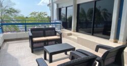 Alquilo hermoso apartamento en Avenida Balboa