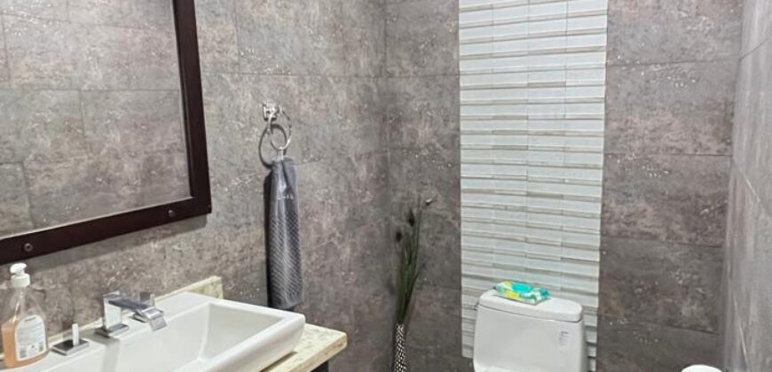 Alquilo con opción a compra hermosa y amplia casa en exclusiva área de Chitré