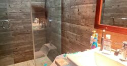 Alquilo con opción a compra hermosa y amplia casa en exclusiva área de Chitré