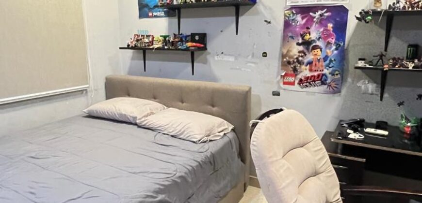 Alquilo con opción a compra hermosa y amplia casa en exclusiva área de Chitré