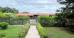 Alquilo con opción a compra hermosa y amplia casa en exclusiva área de Chitré