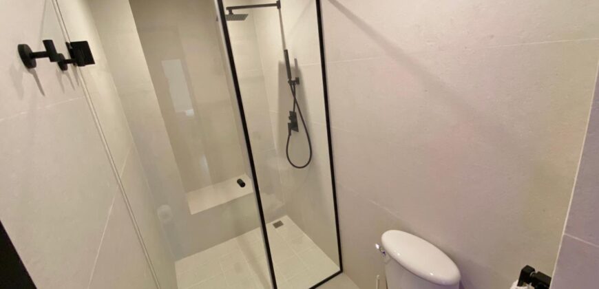 Alquilo hermoso apartamento en Avenida Balboa