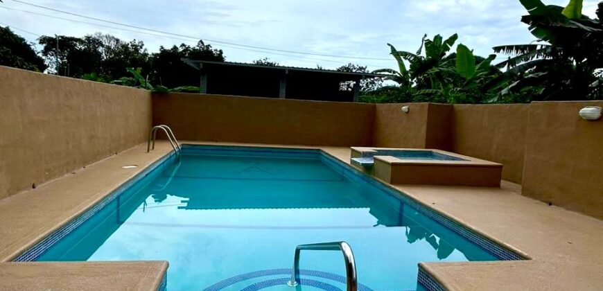 Alquilo casa con 1,000 m de terreno, a pocos minutos de playas y montañas