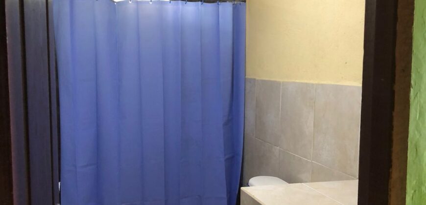 Alquilo casa con 1,000 m de terreno, a pocos minutos de playas y montañas