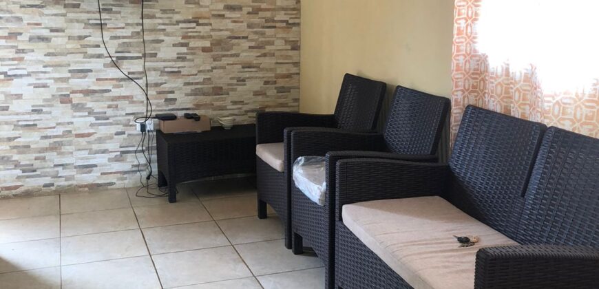 Alquilo casa con 1,000 m de terreno, a pocos minutos de playas y montañas