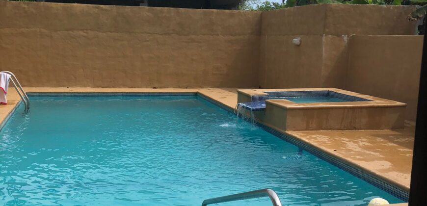 Alquilo casa con 1,000 m de terreno, a pocos minutos de playas y montañas