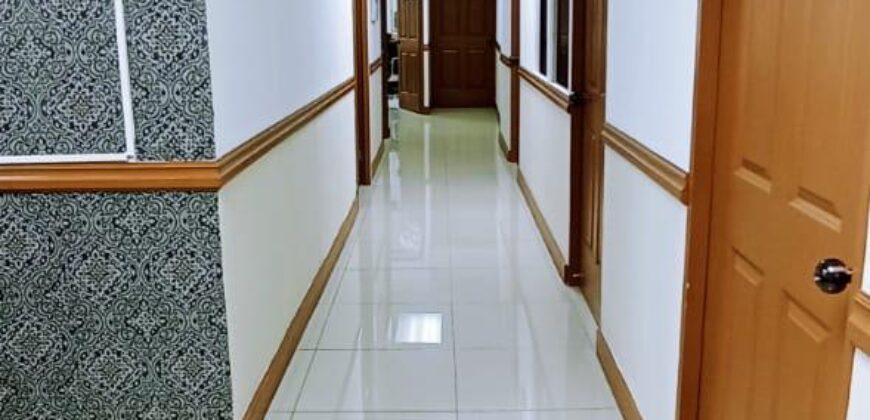 Vendo amplia y céntrica Oficina en el Area Bancaria