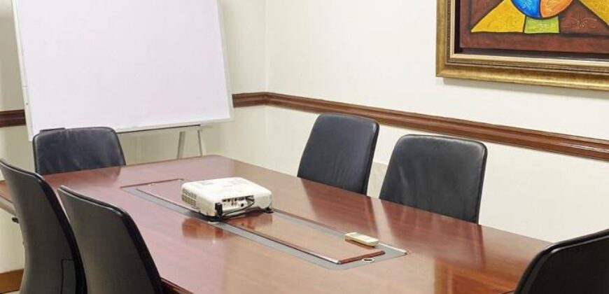 Vendo amplia y céntrica Oficina en el Area Bancaria