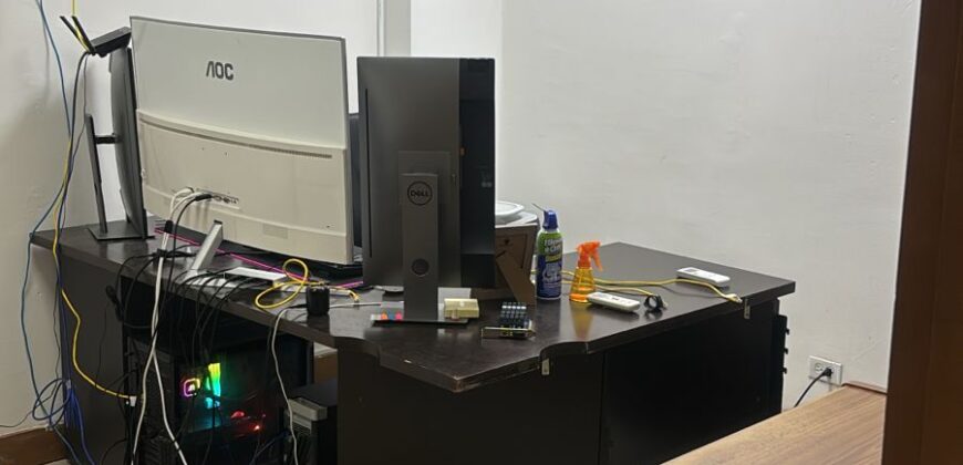 Vendo amplia y céntrica Oficina en el Area Bancaria