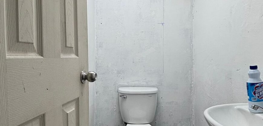 Alquilo local comercial ubicado frente a calle principal, Arraiján