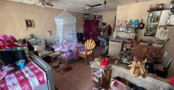 Vendo amplia casa en esquina en Chanis, frente al parque de Chanis