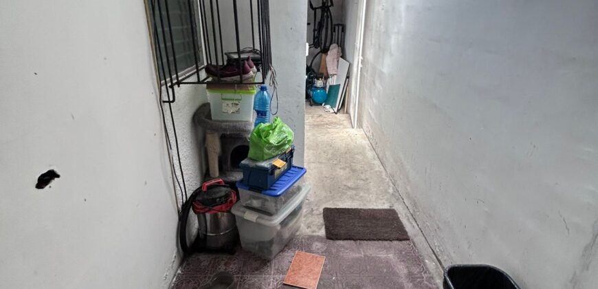 Vendo amplia casa en esquina en Chanis, frente al parque de Chanis