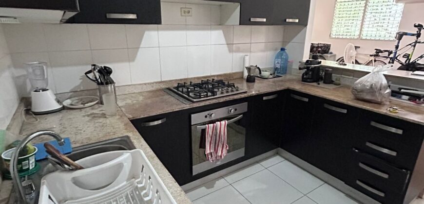 Vendo amplia casa en esquina en Chanis, frente al parque de Chanis