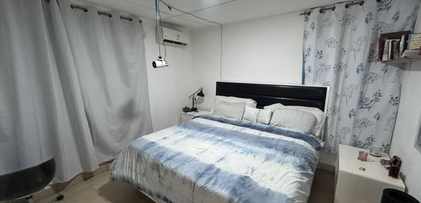 Vendo amplia casa en esquina en Chanis, frente al parque de Chanis