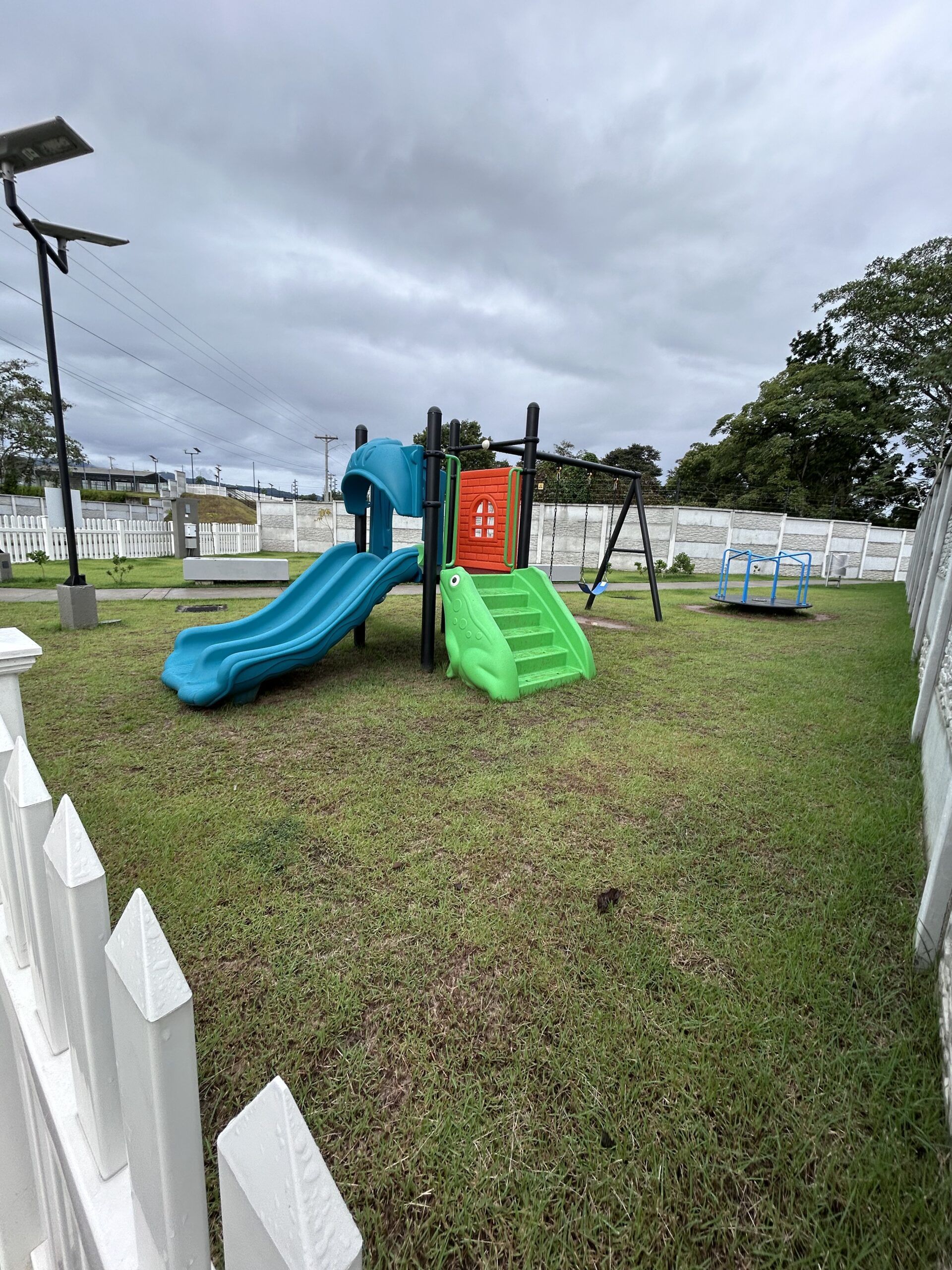 Alquilo hermosa casa en Urb. Reserva del norte