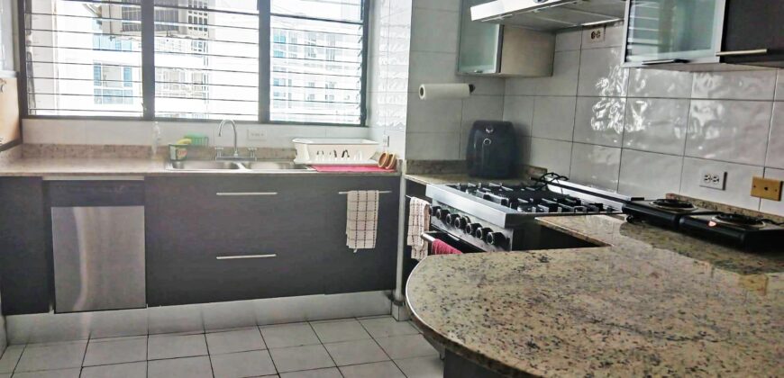 Vendo hermoso y céntrico apartamento en Marbella / Av. Balboa